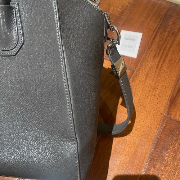Givenchy Medium Antigonia in Gray - Picture 4 of 11